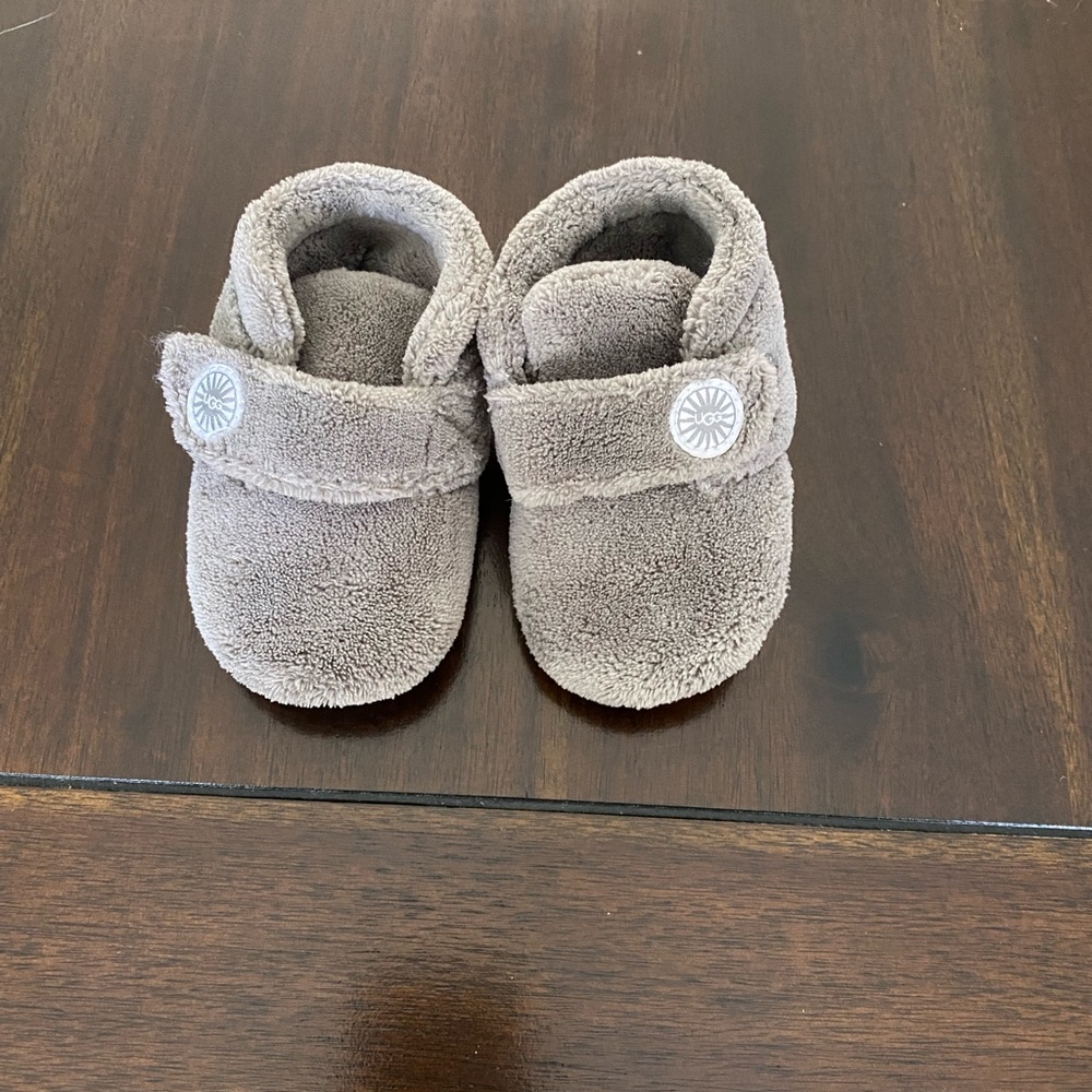 Ugh Baby Booties (size 4/5, 12-18 months)